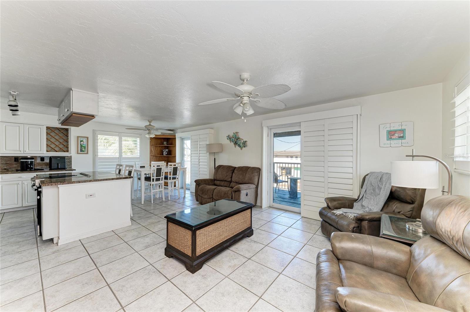 872 NORTH SHORE DR — photo 4