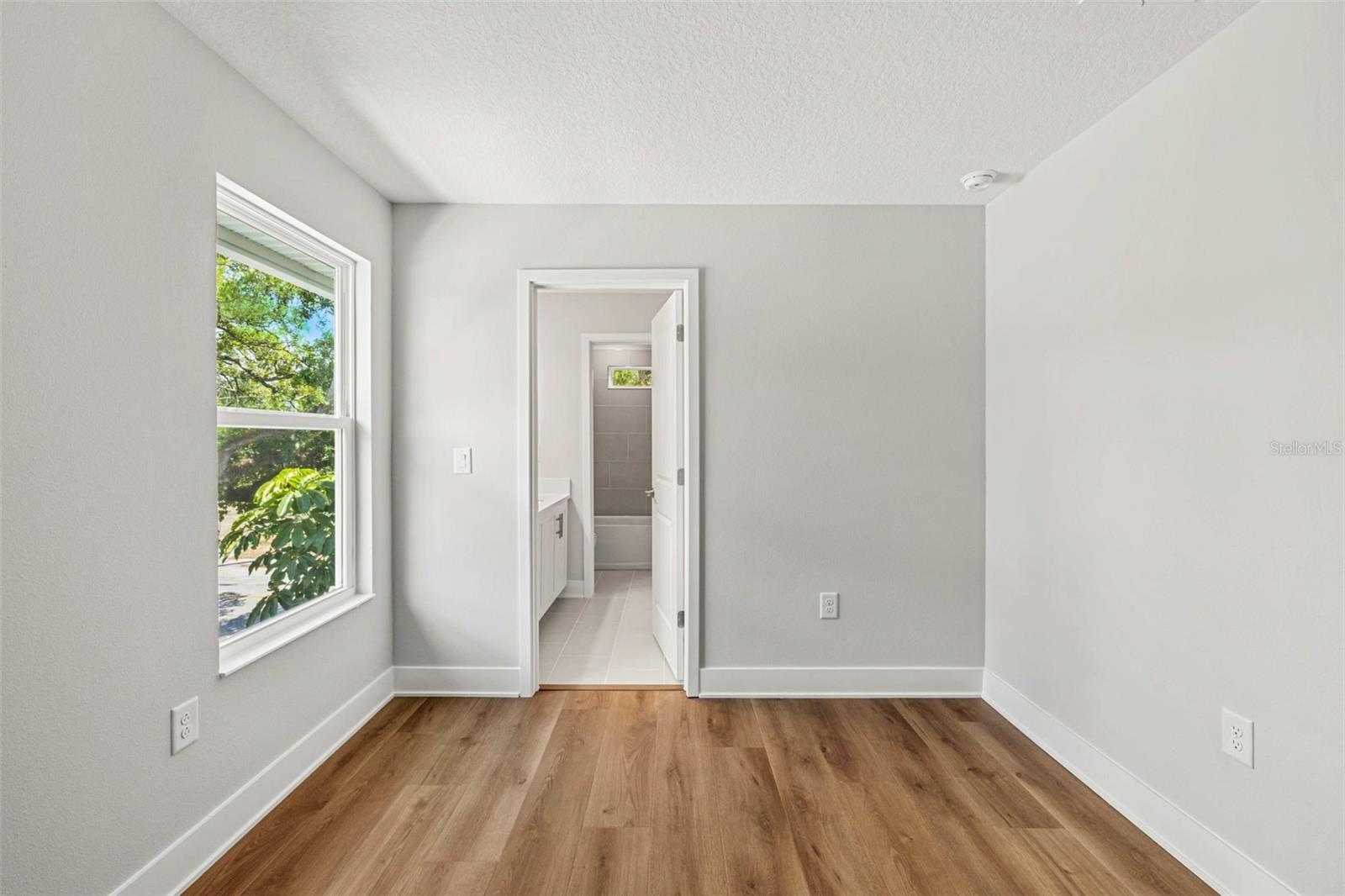 1005 W CYPRESS ST #1 — photo 14