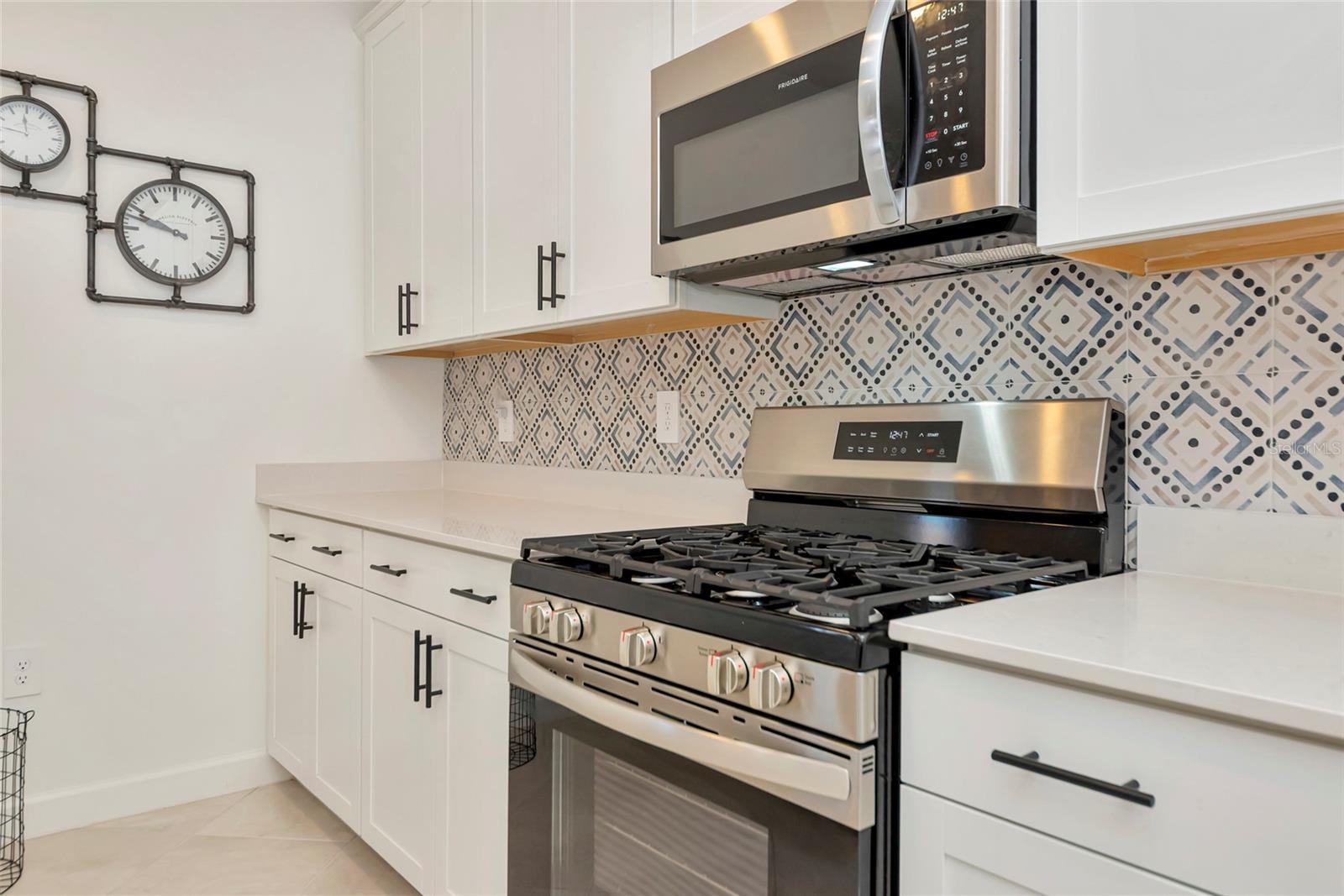 15135 OXFORD GREY DR — photo 24