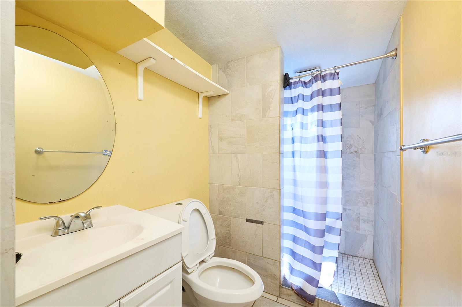 316 W COLUMBUS DR — photo 35