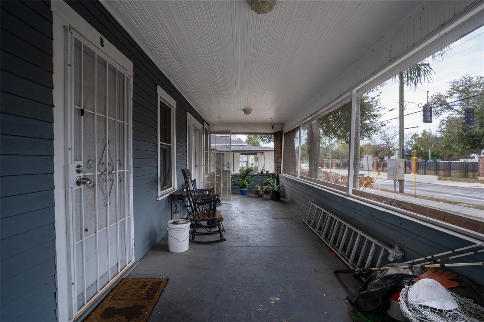 316 W COLUMBUS DR — photo 39