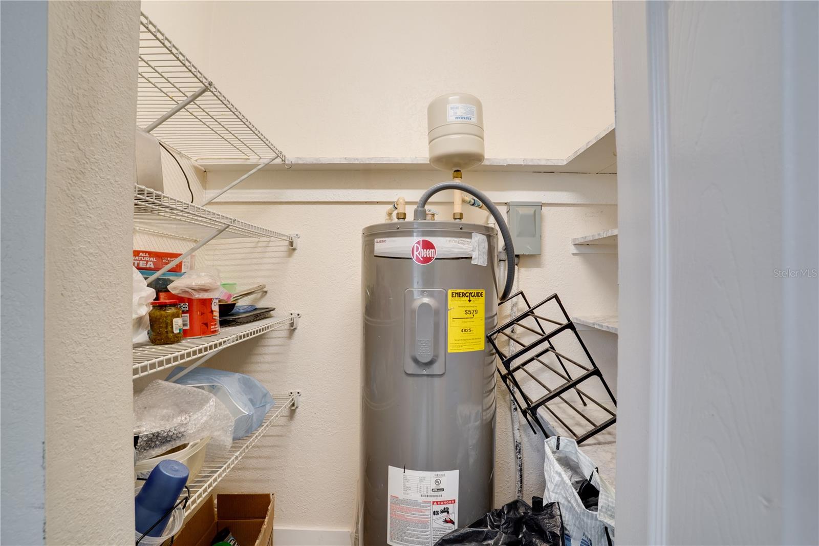 316 W COLUMBUS DR — photo 17