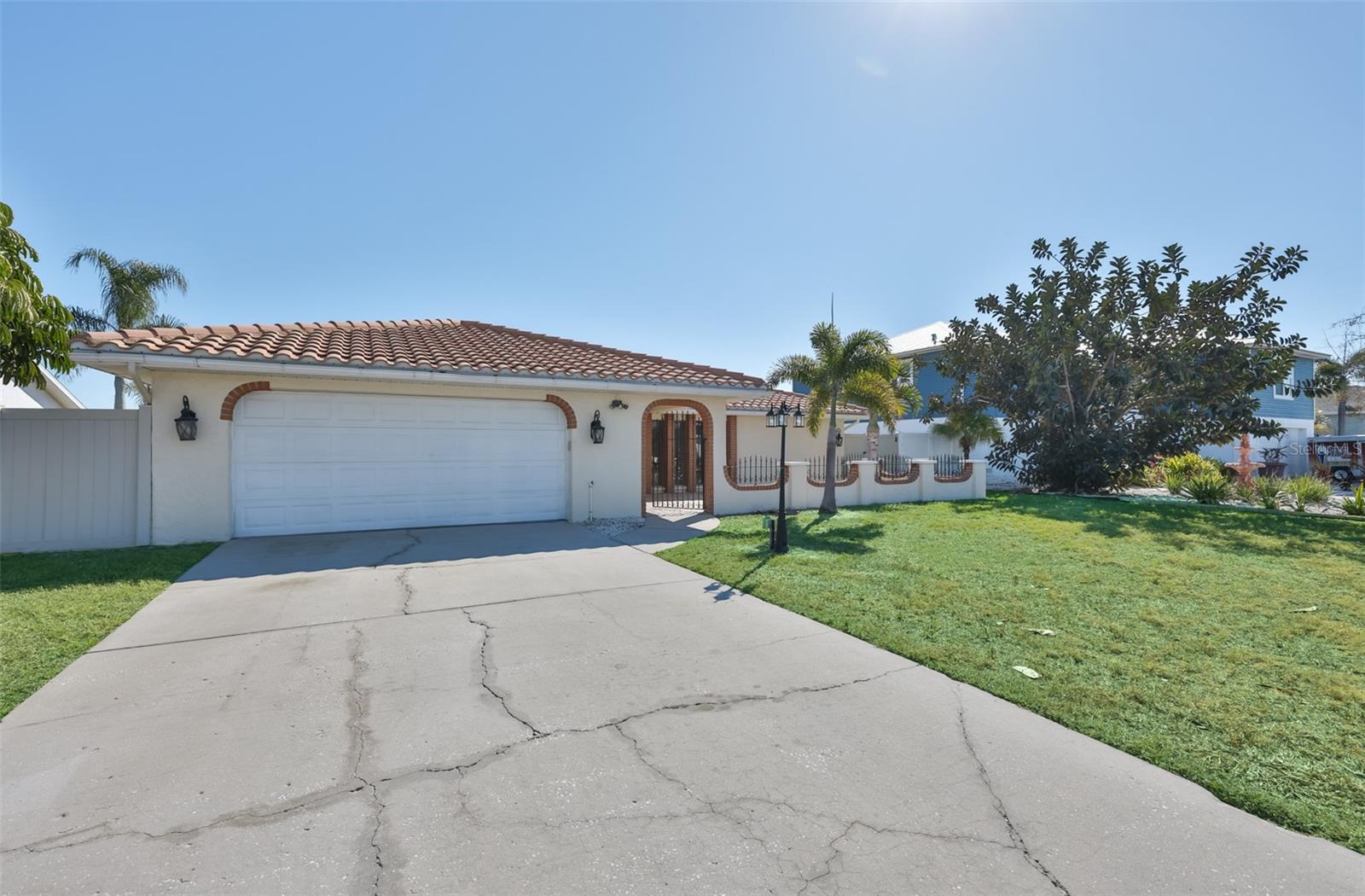 6523 KING PALM WAY — photo 3