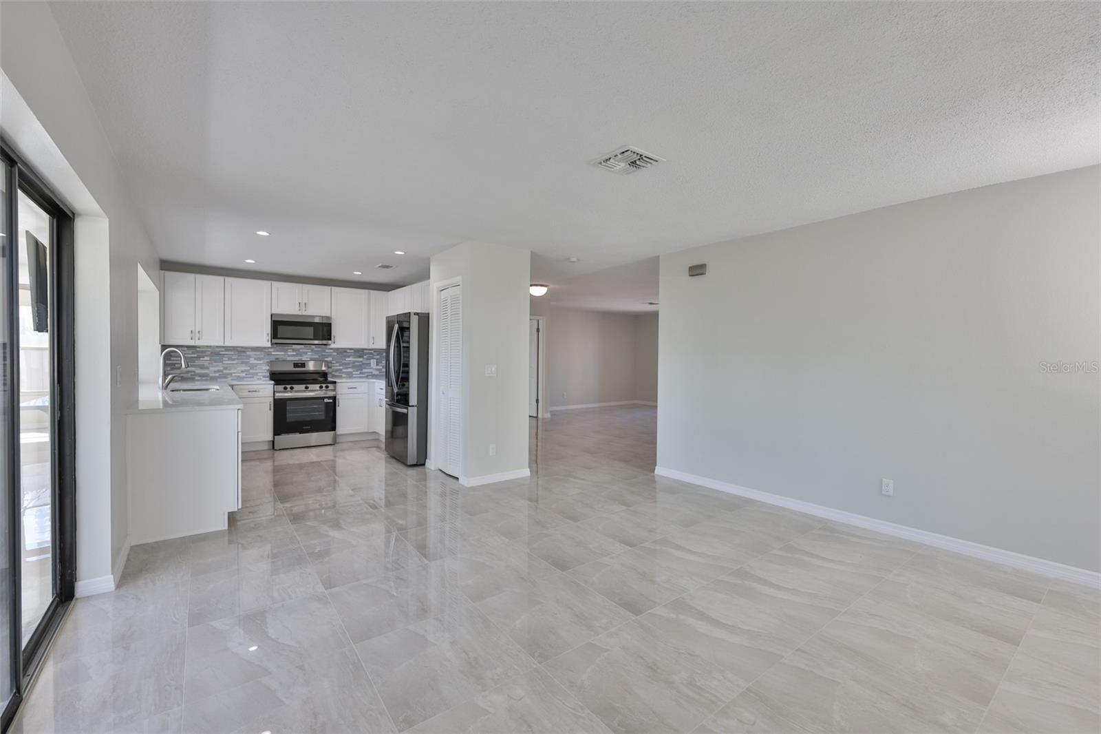 6523 KING PALM WAY — photo 32