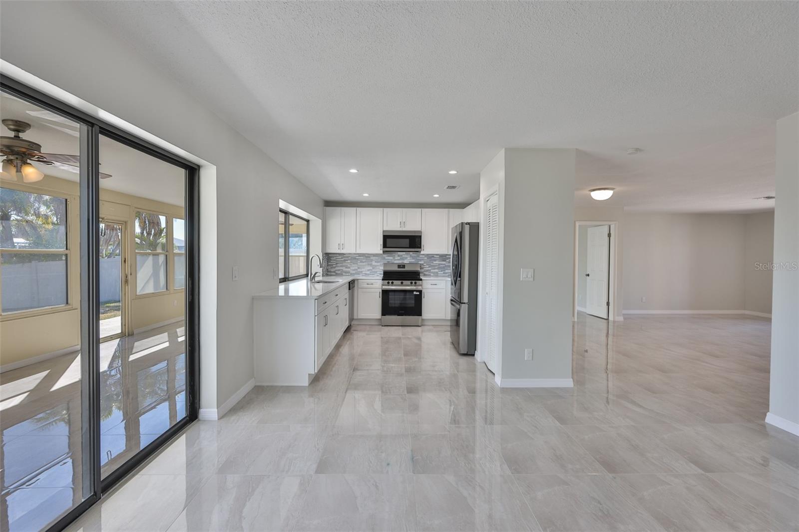 6523 KING PALM WAY — photo 33