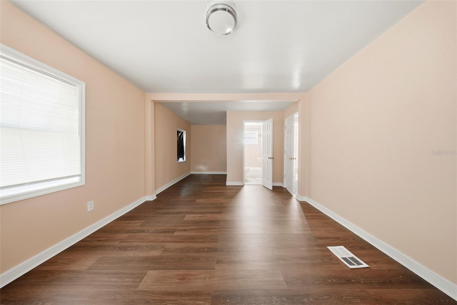 514 E MORGAN ST — photo 15