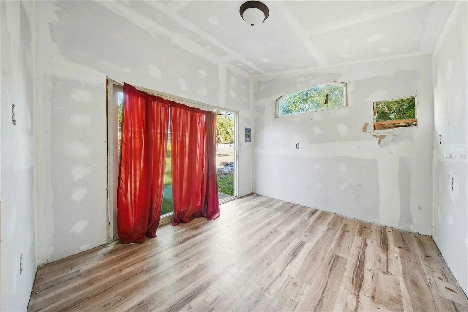514 E MORGAN ST — photo 35