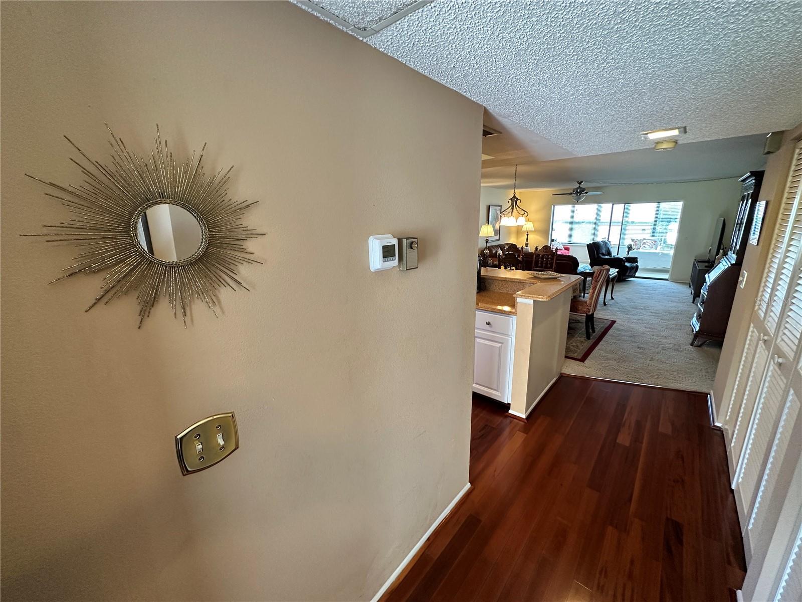 577 LAKESIDE DR — photo 2