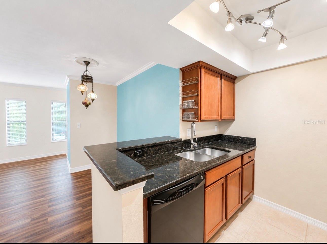 704 LYNDHURST ST #624 — photo 3