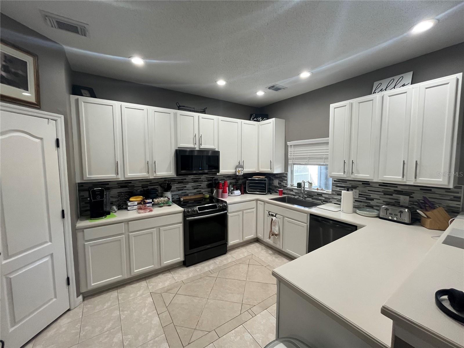 1914 OSWEGO DR — photo 12