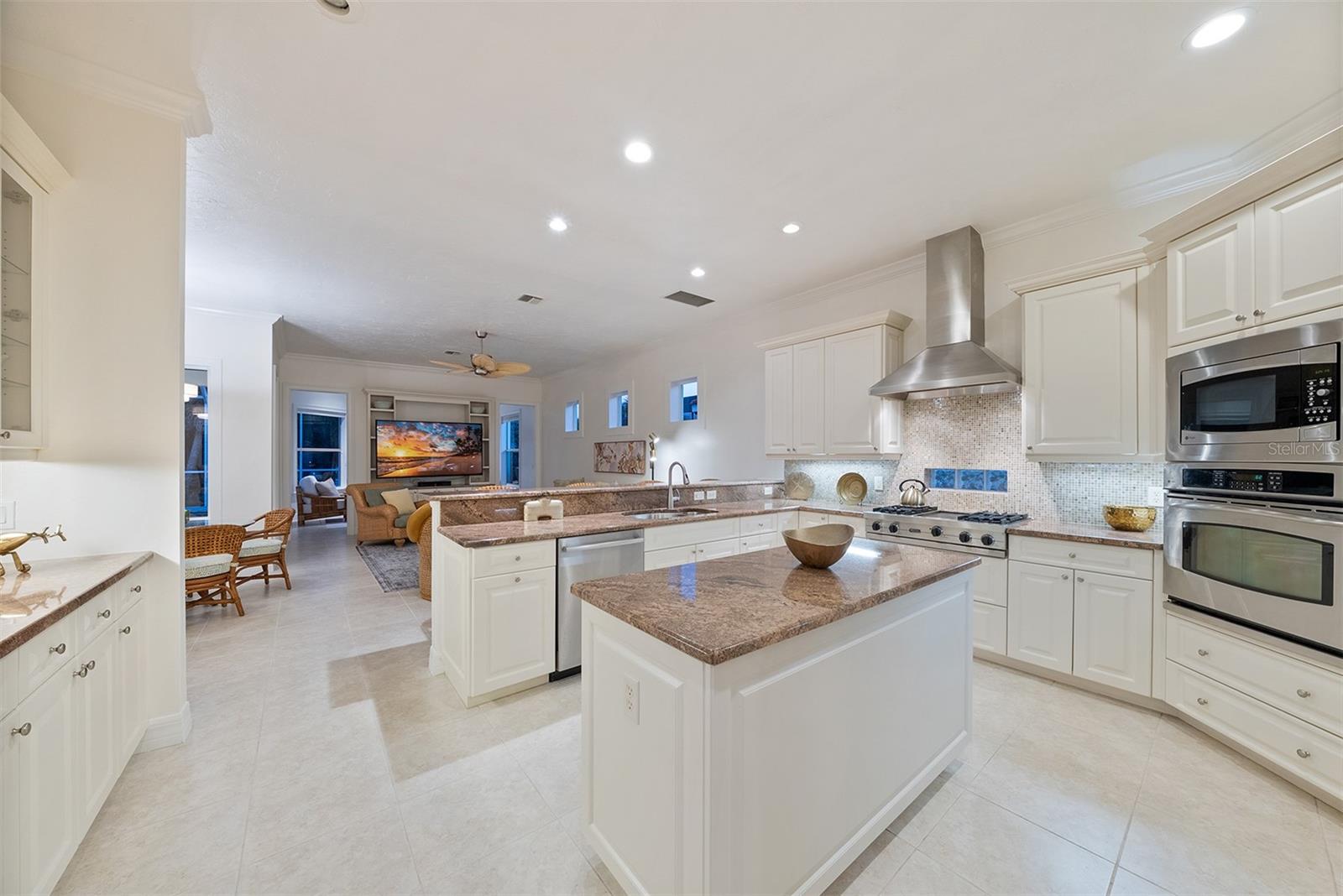 1752 GRANDE PARK DR — photo 24
