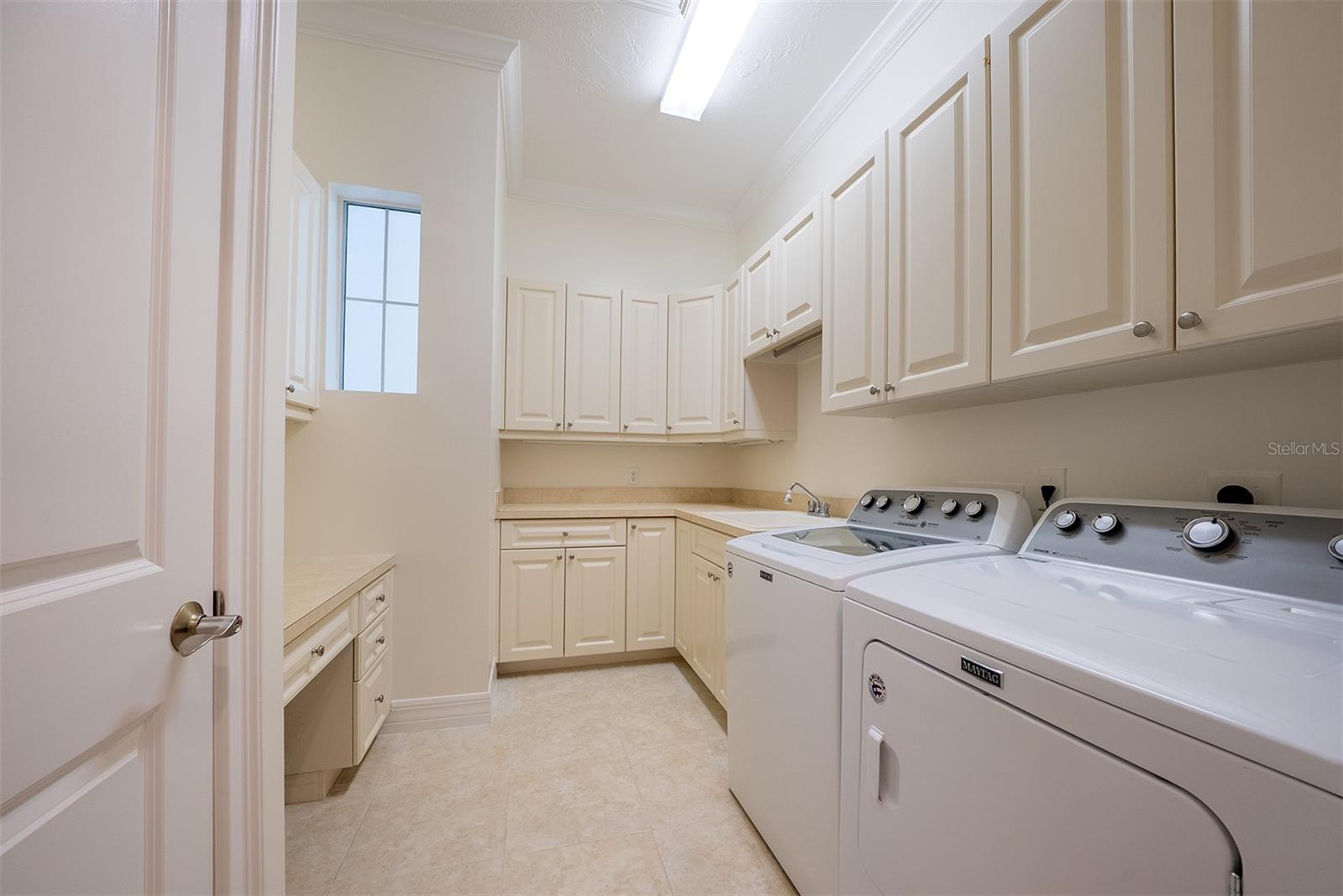 1752 GRANDE PARK DR — photo 35
