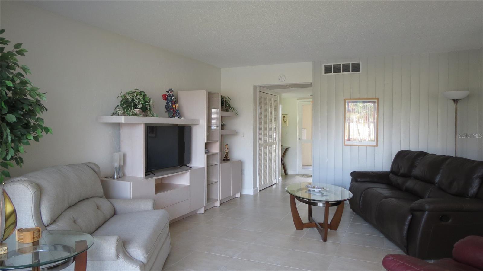 7193 W COUNTRY CLUB DR N #138 — photo 11