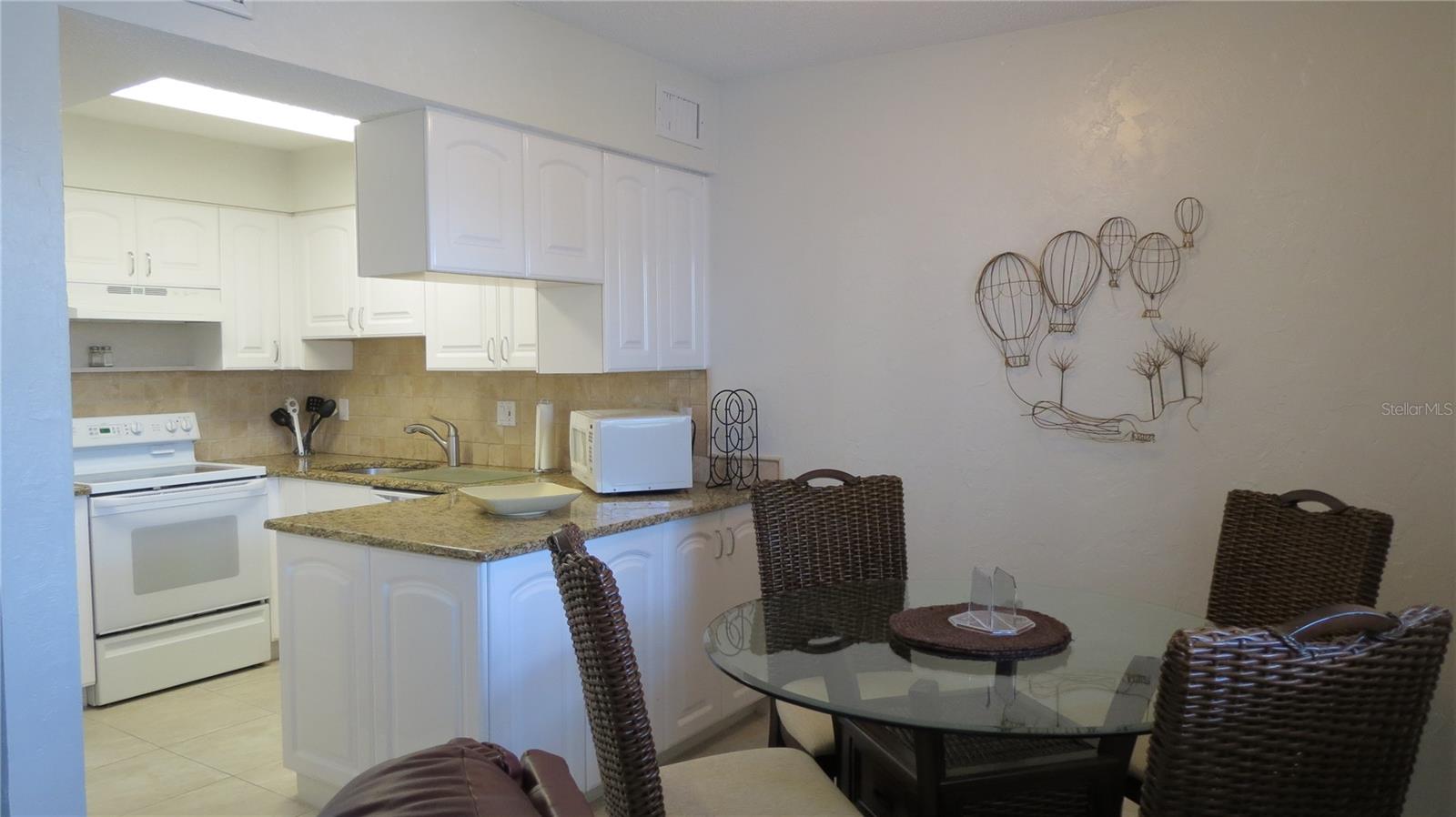 7193 W COUNTRY CLUB DR N #138 — photo 8