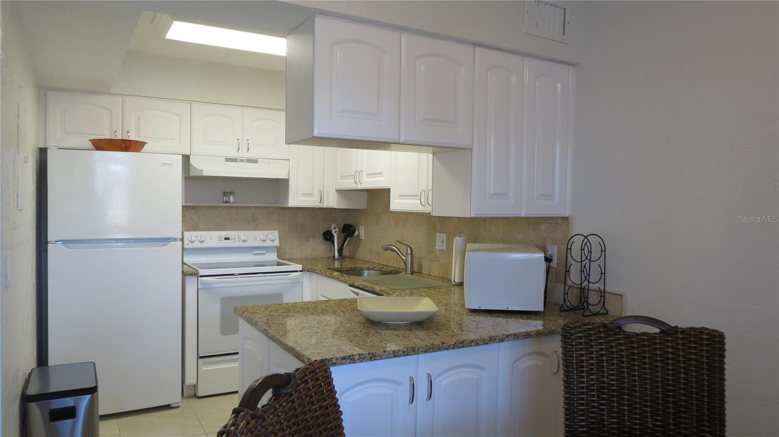 7193 W COUNTRY CLUB DR N #138 — photo 9