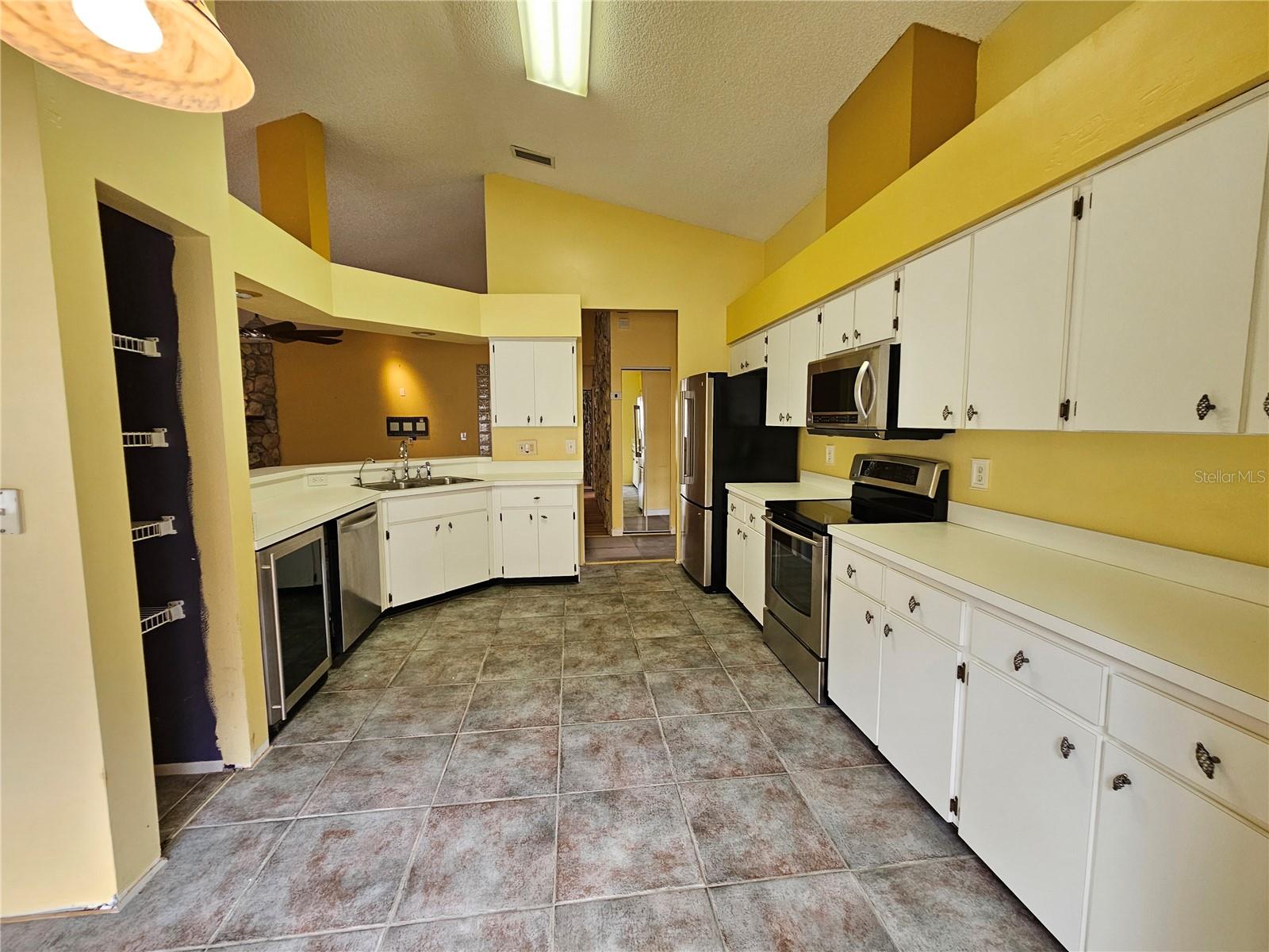 1795 BAYHILL DR — photo 19