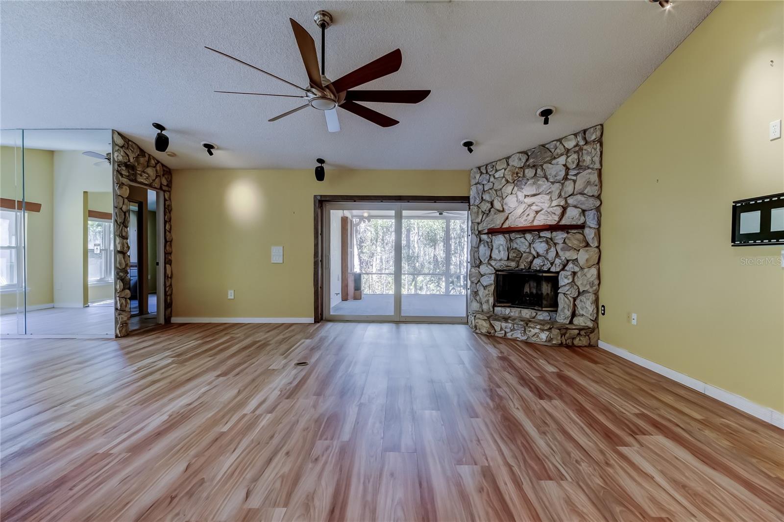 1795 BAYHILL DR — photo 10