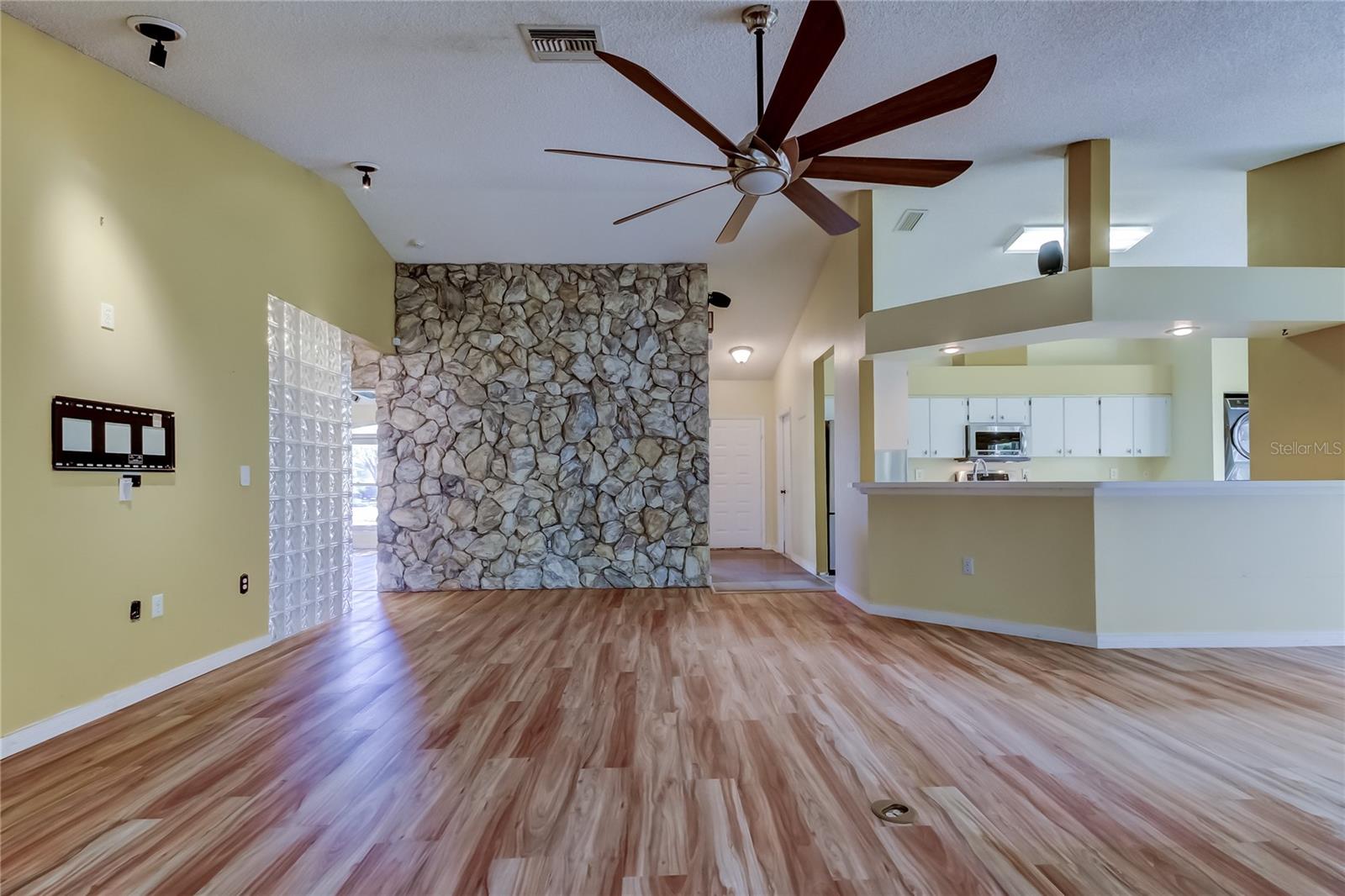 1795 BAYHILL DR — photo 5