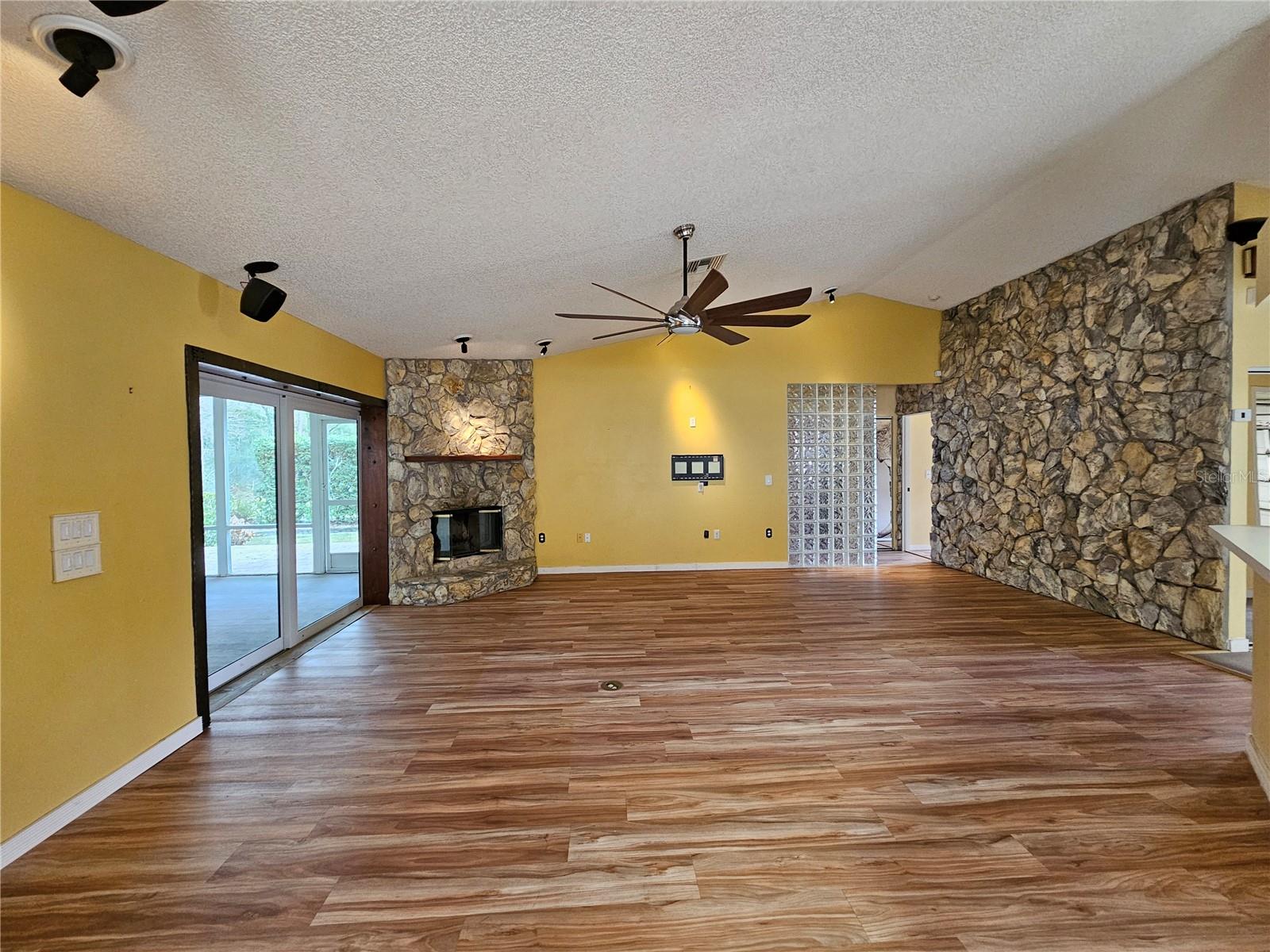 1795 BAYHILL DR — photo 11
