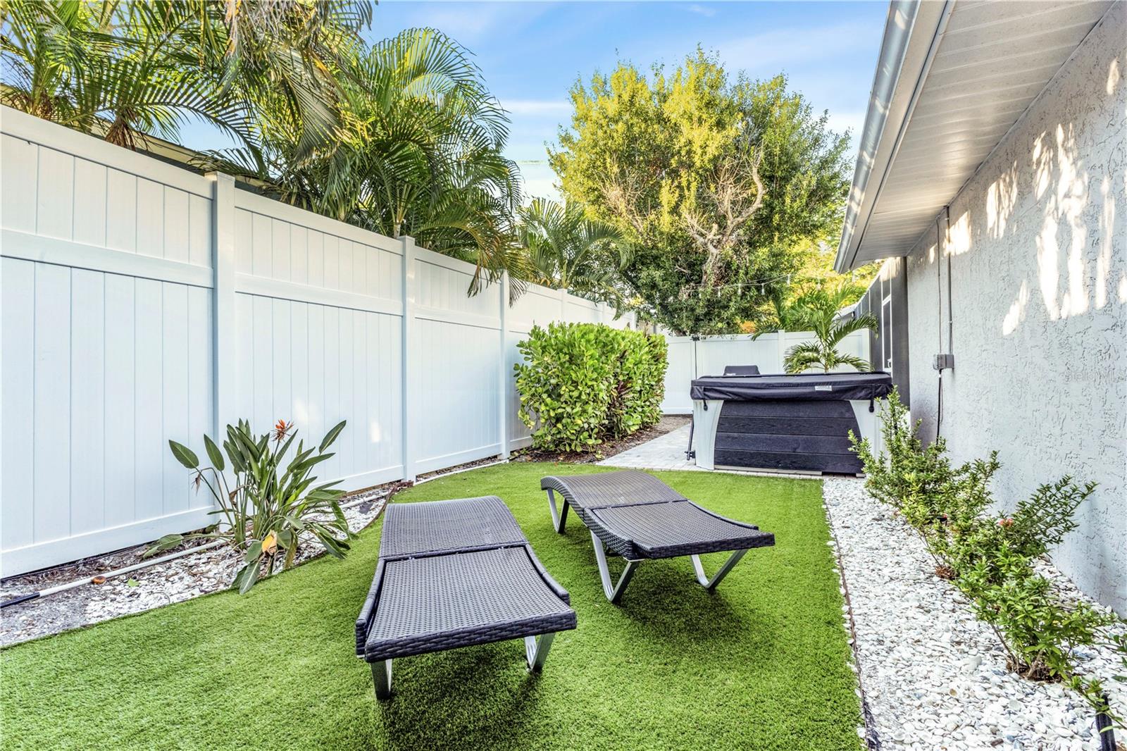 2051 ROSELAWN ST — photo 65