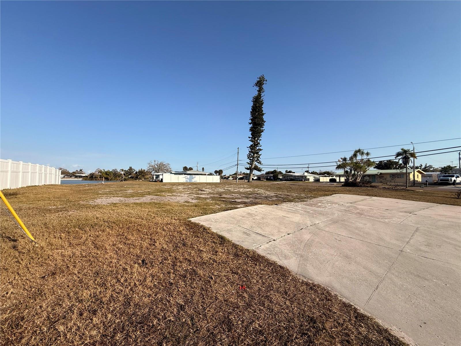 303 SHAMROCK BLVD — photo 5
