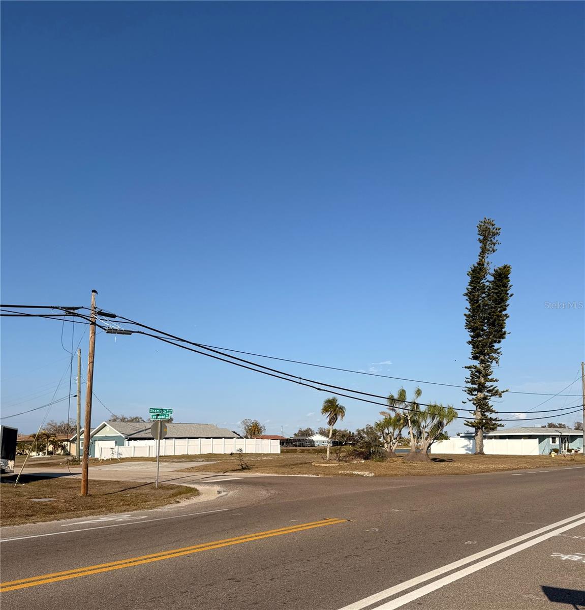 303 SHAMROCK BLVD — photo 3
