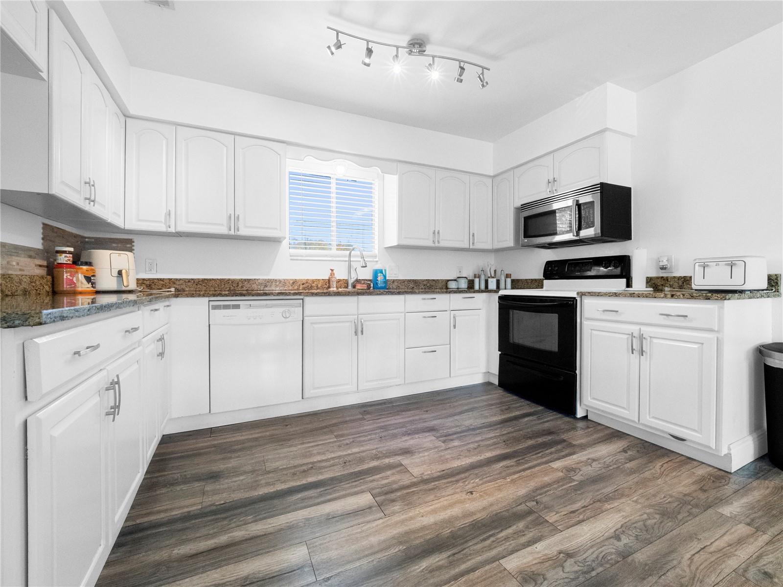 4036 CORTEZ DR #D — photo 6