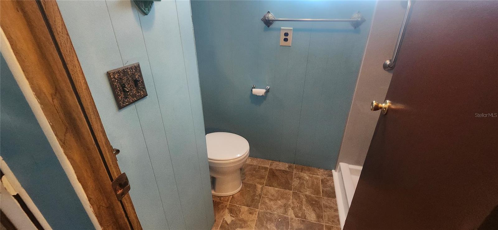 3229 TIKI DR — photo 12