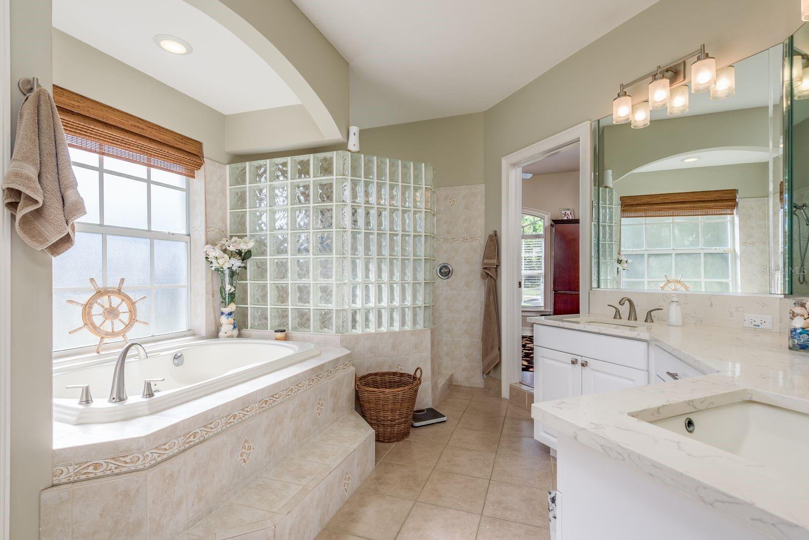 6207 CLAIRE DE LUNE CT — photo 30