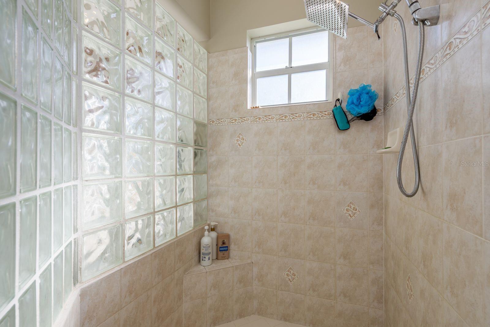 6207 CLAIRE DE LUNE CT — photo 32