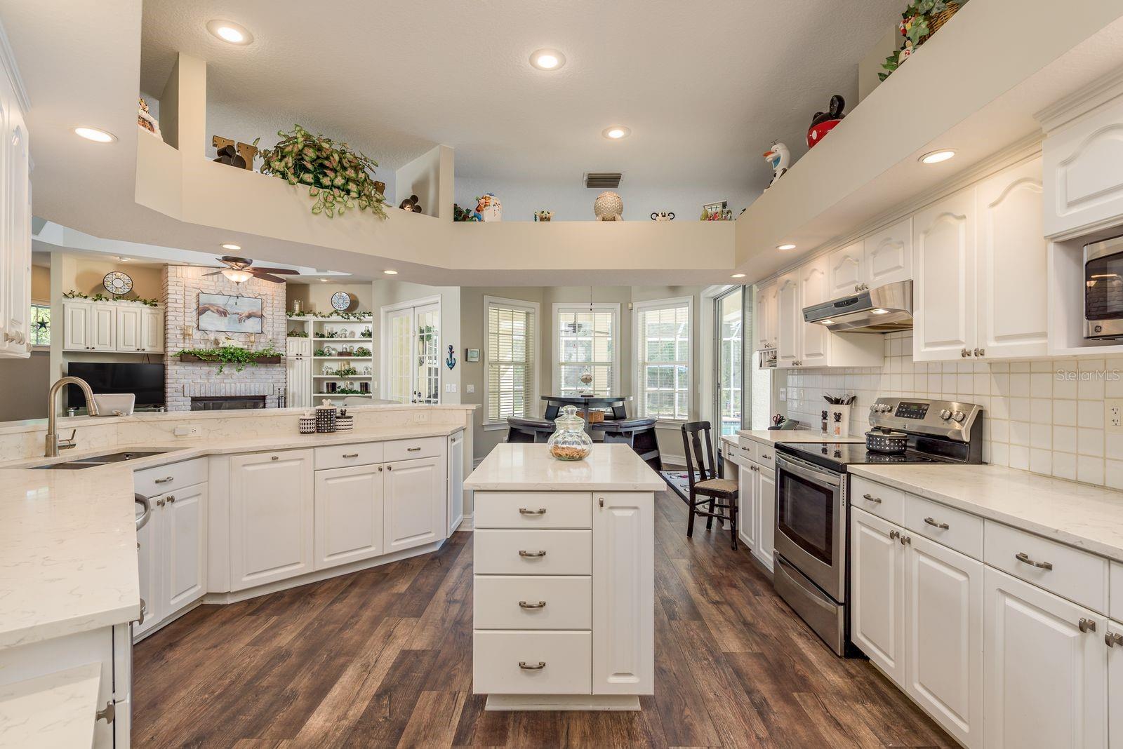 6207 CLAIRE DE LUNE CT — photo 27