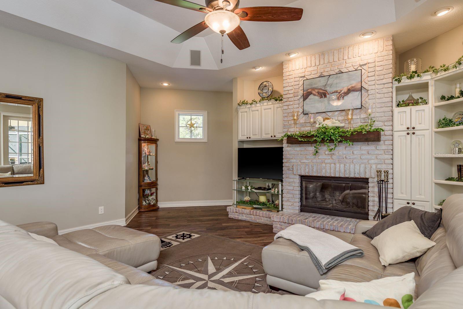 6207 CLAIRE DE LUNE CT — photo 18