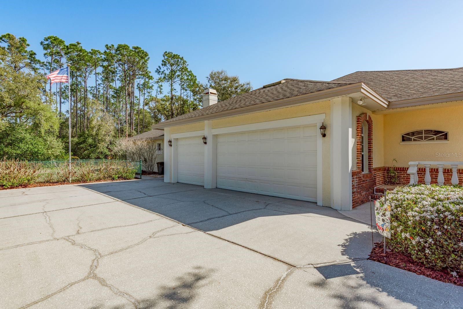 6207 CLAIRE DE LUNE CT — photo 60