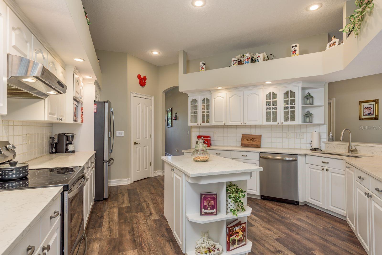 6207 CLAIRE DE LUNE CT — photo 23
