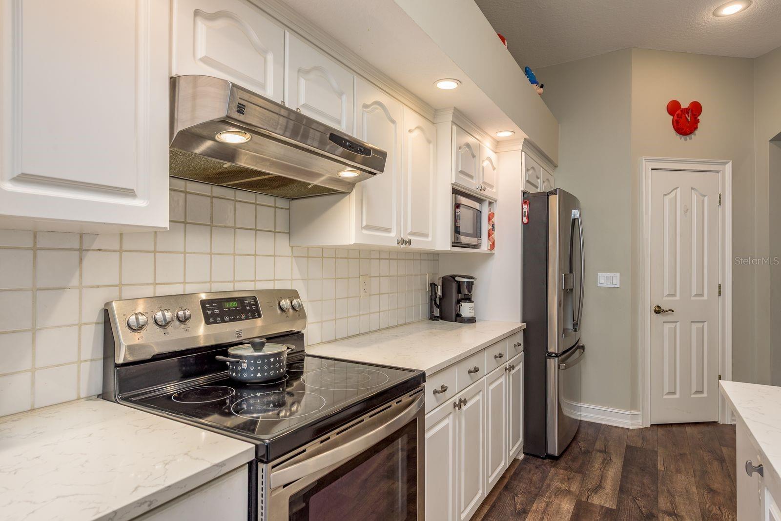 6207 CLAIRE DE LUNE CT — photo 25