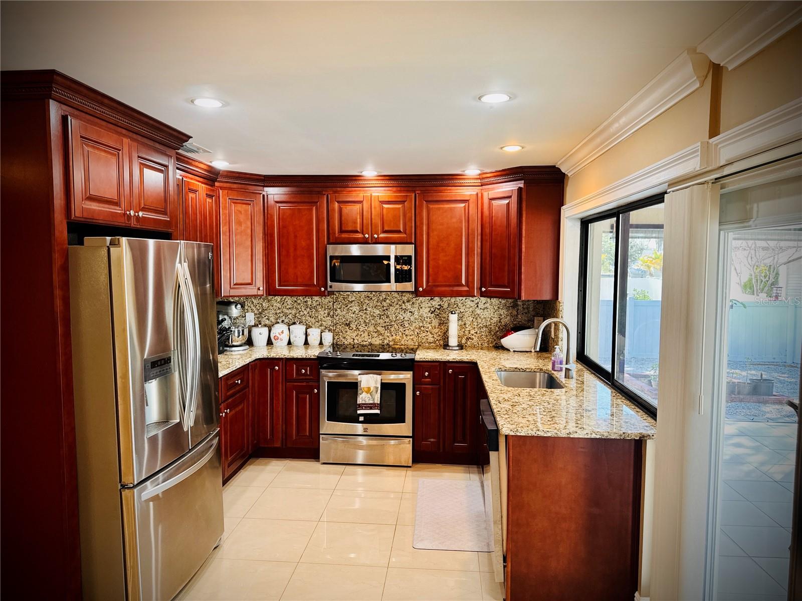 6512 MANILA PALM WAY — photo 15