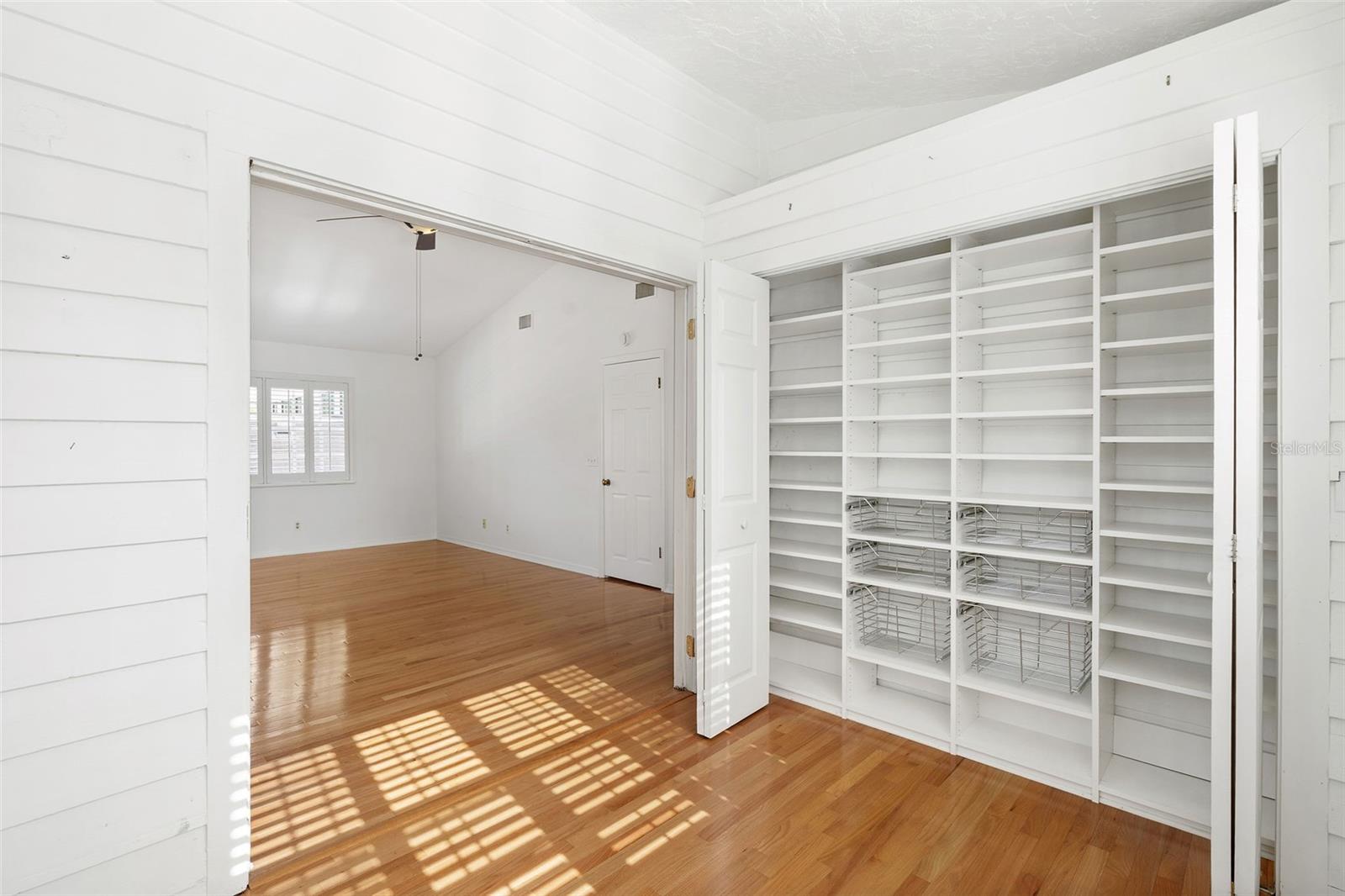 325 17TH AVE NE — photo 18