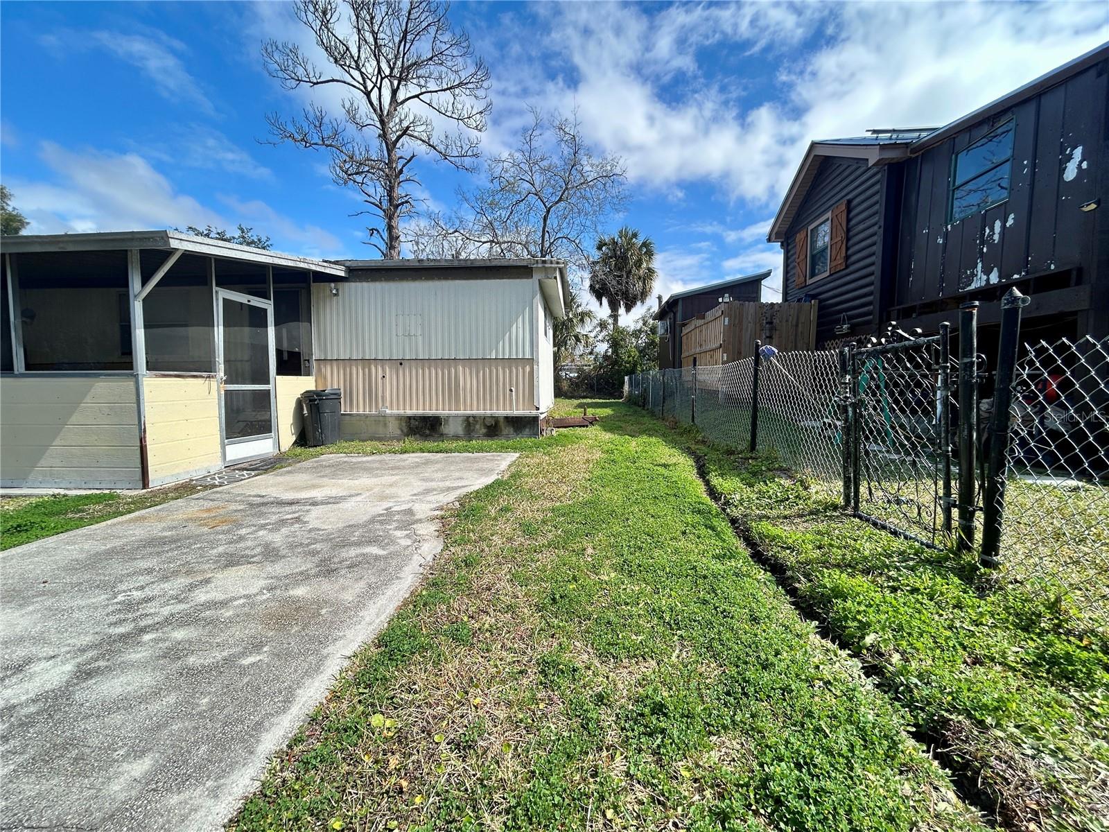 6116 COUNTRYMAN LN — photo 8