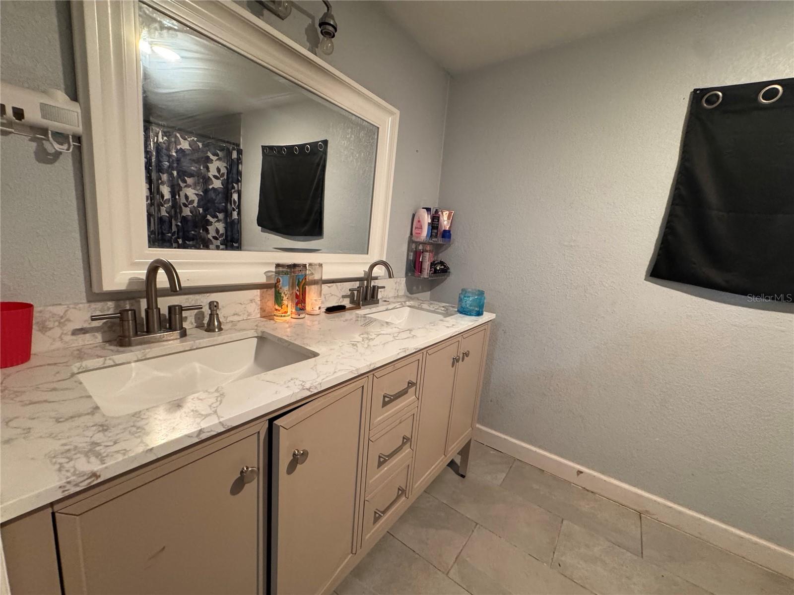 7647 SHANNON LN — photo 9