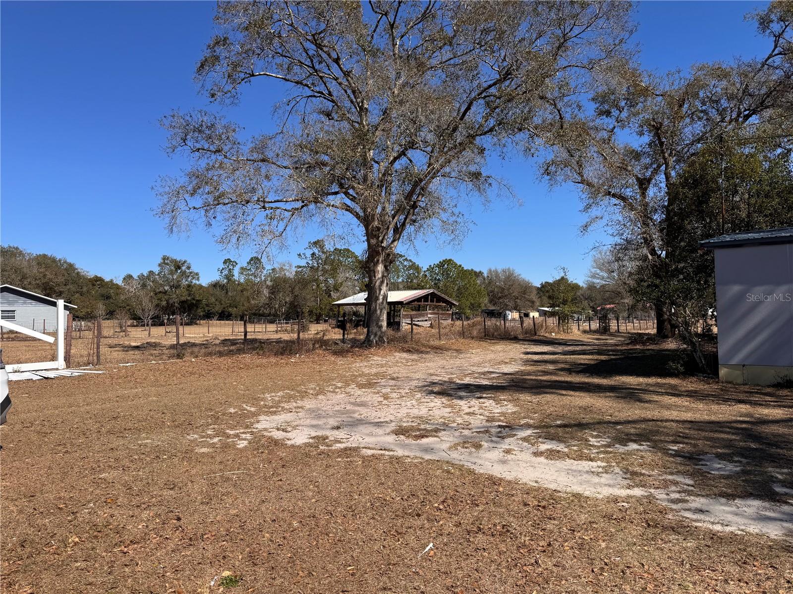 7647 SHANNON LN — photo 15