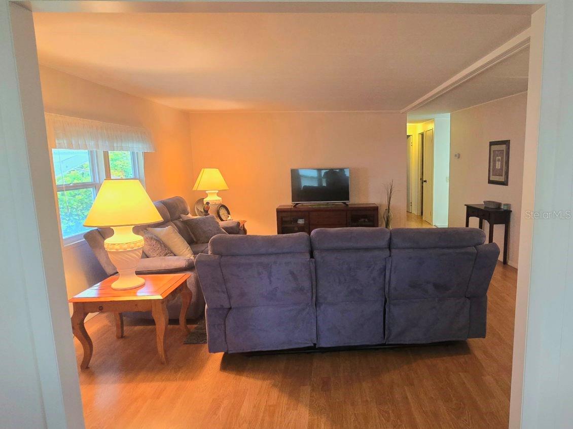 40 CONCORD LN — photo 7