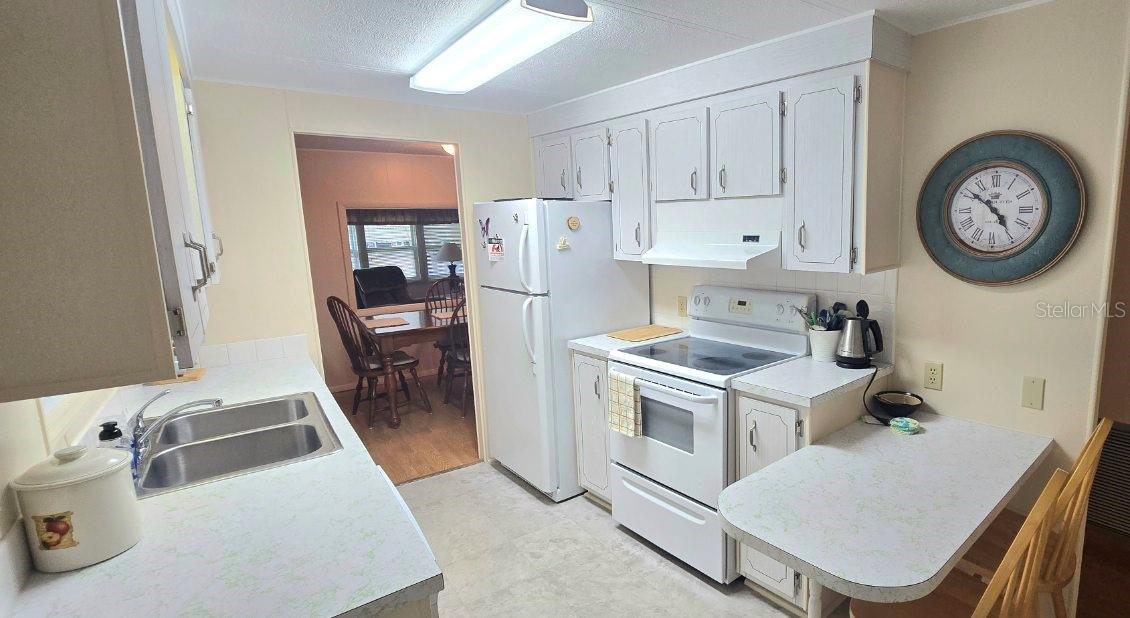 40 CONCORD LN — photo 13