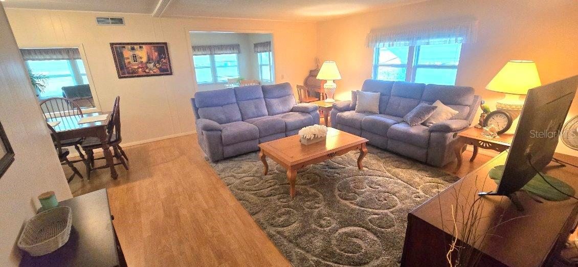 40 CONCORD LN — photo 8
