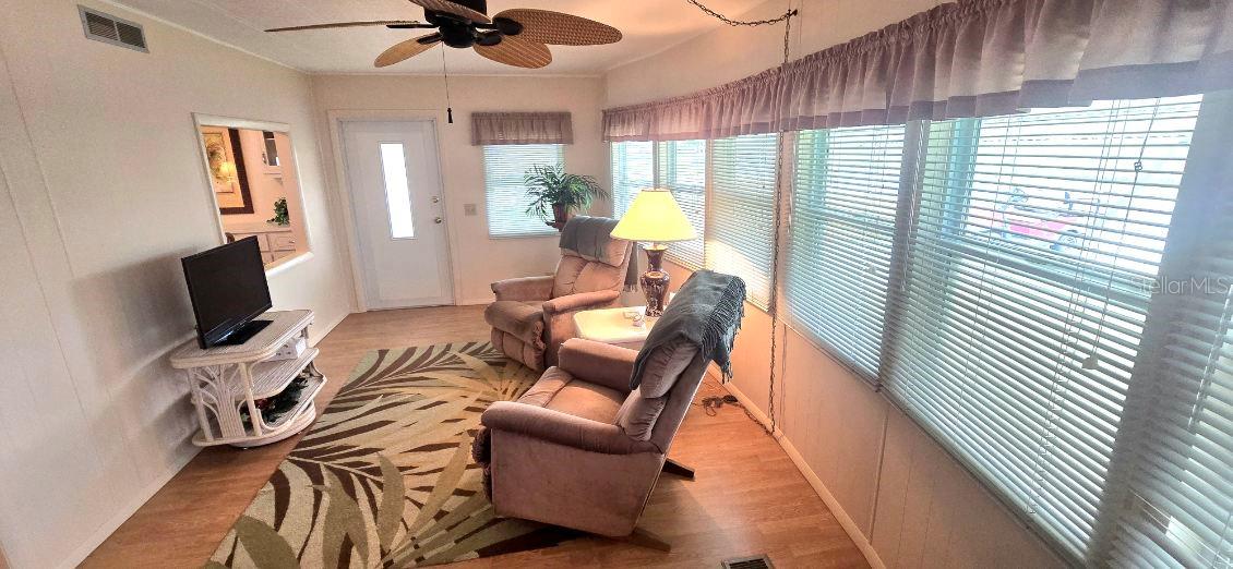 40 CONCORD LN — photo 5