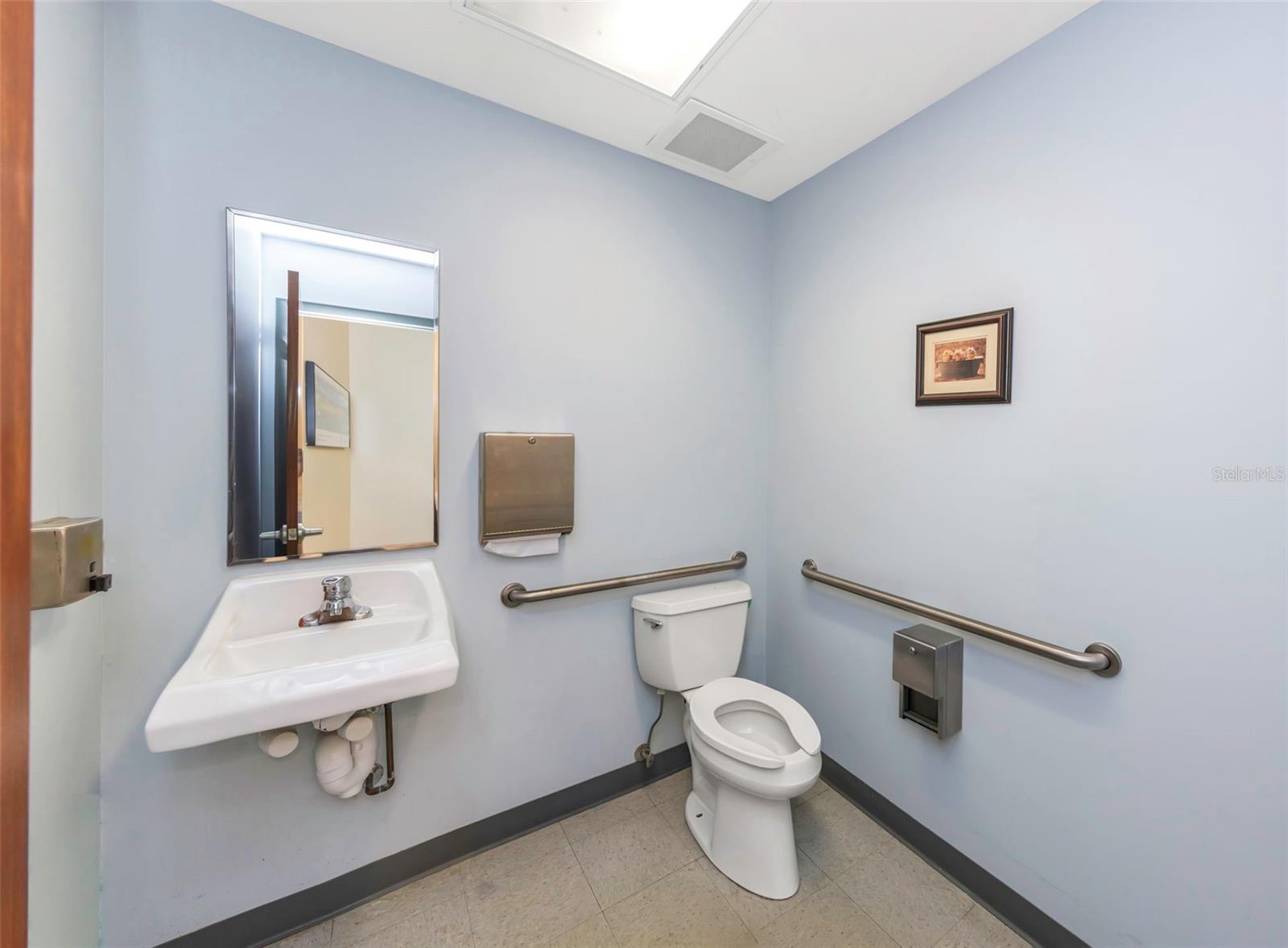2346 DREW ST #1F — photo 2