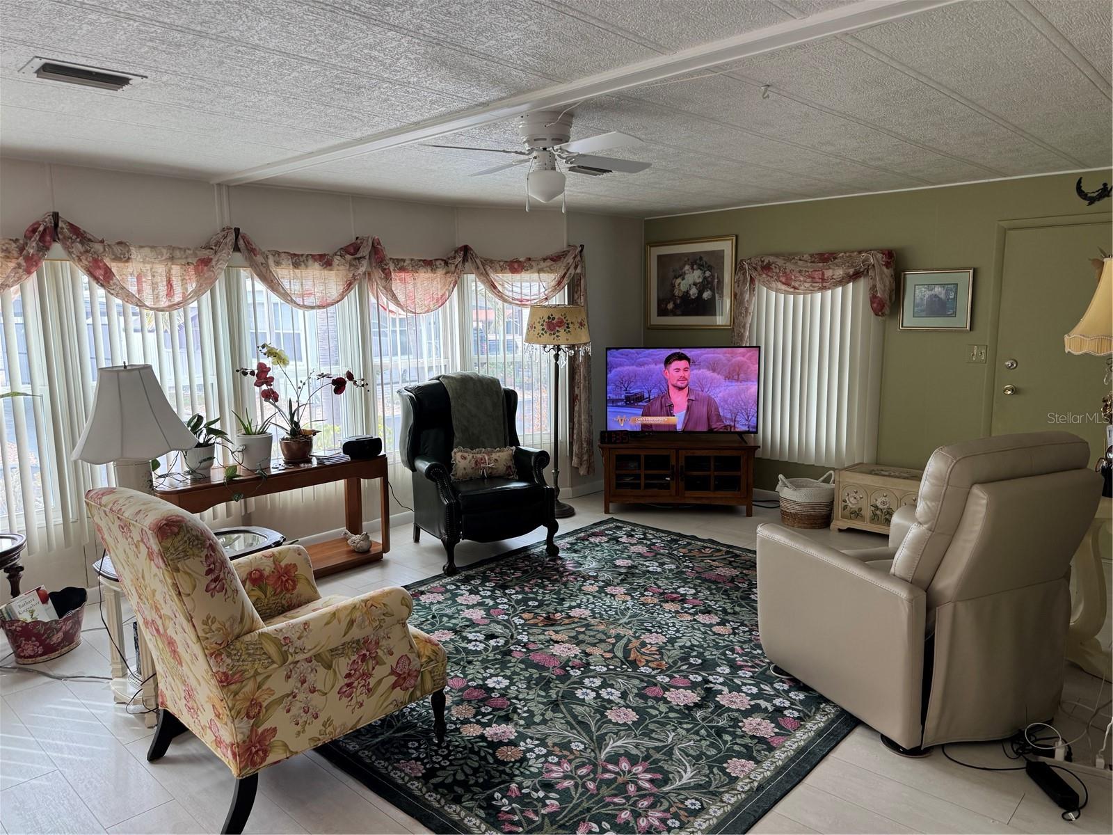 6 LAFITTE DR — photo 8
