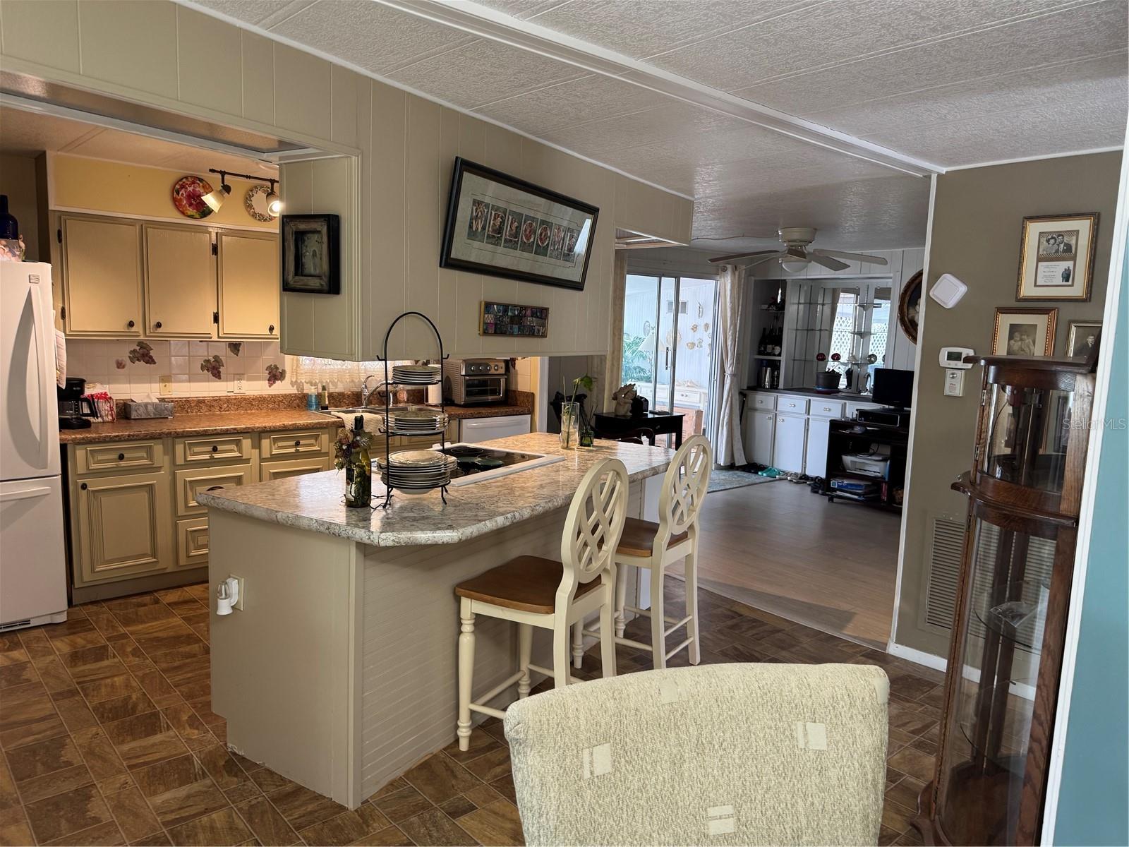 6 LAFITTE DR — photo 9