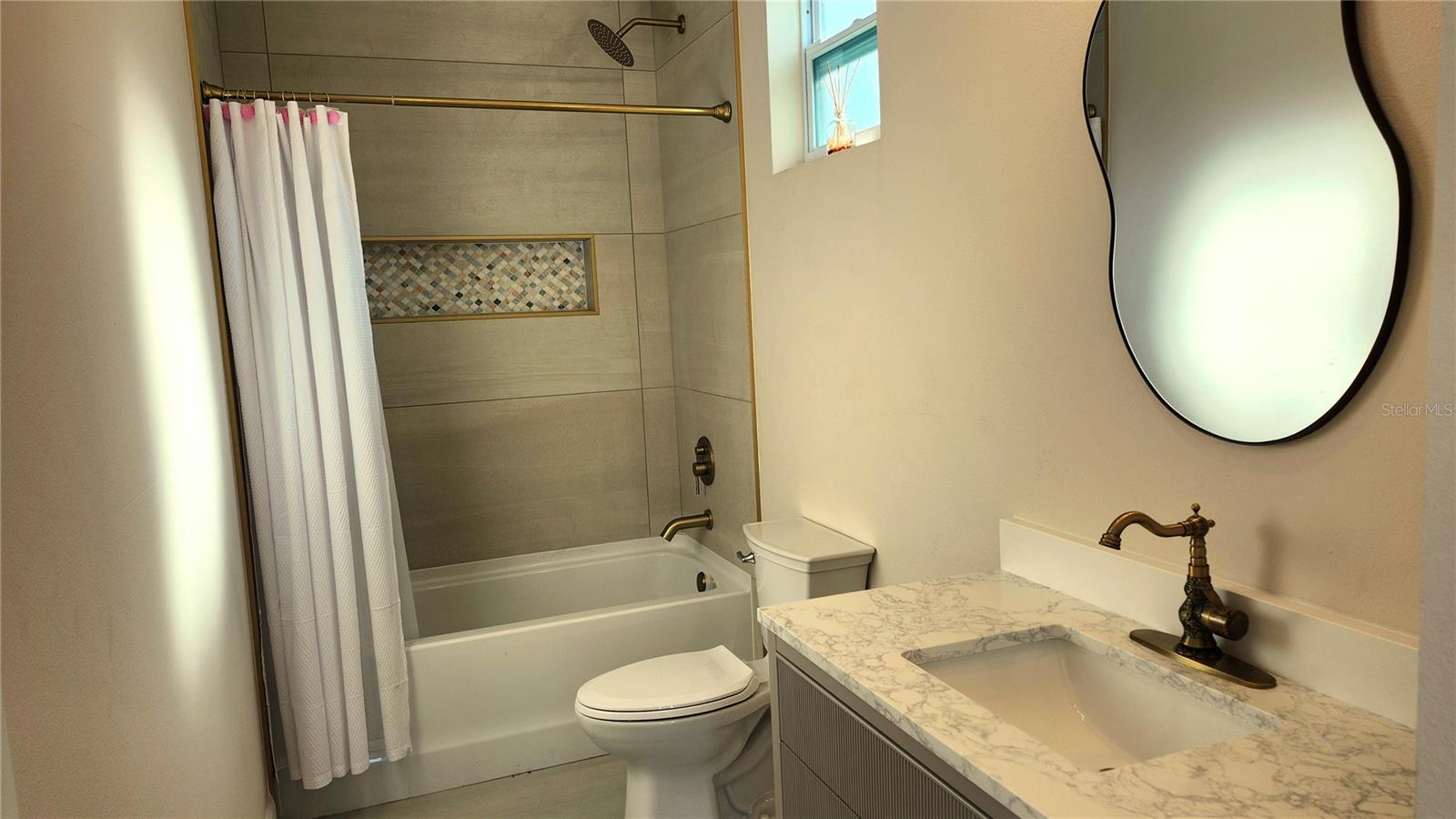 5324 JOBETH DR — photo 31