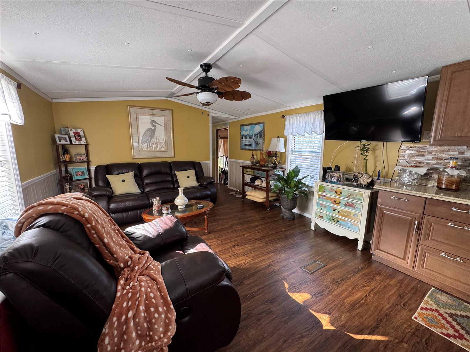 12748 VIA PLAZA WAY — photo 9