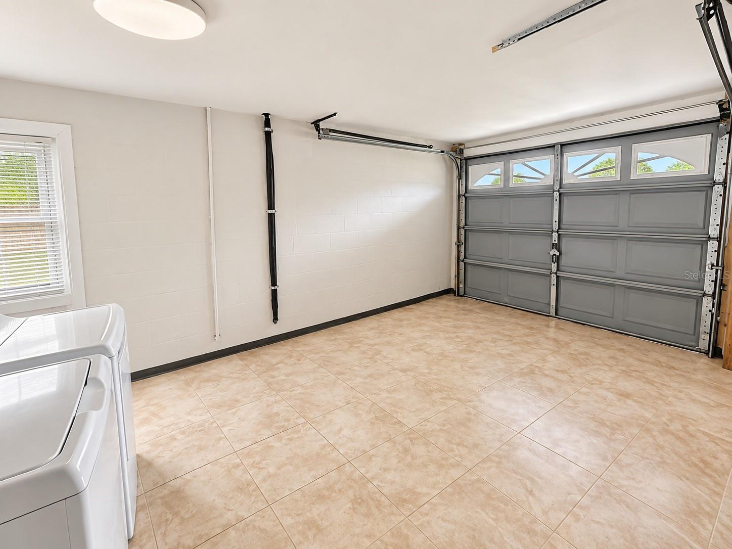 4033 NEWCASTLE DR — photo 13